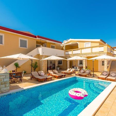 Villa Karmen - Poolhouse Vir Dış mekan fotoğraf