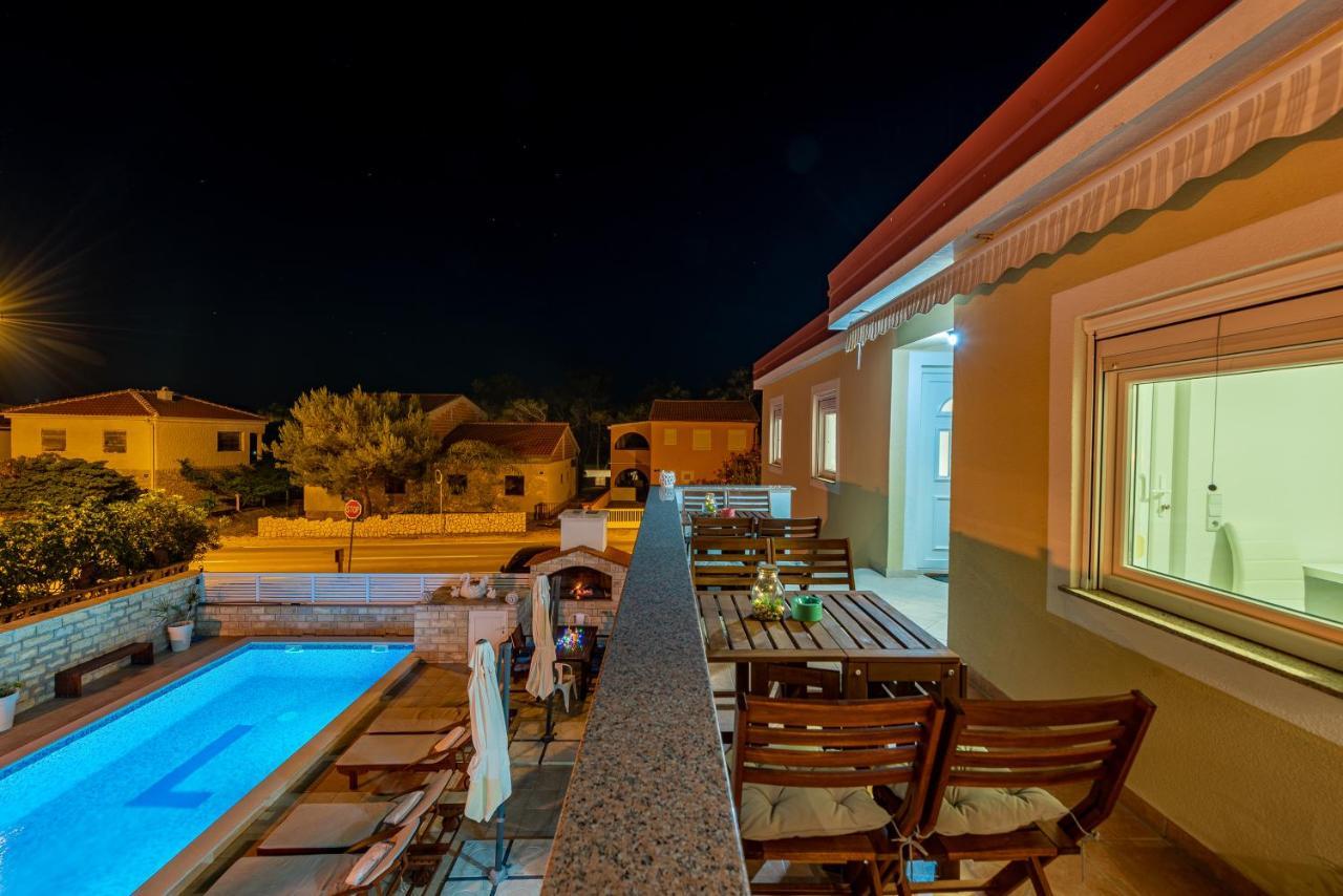 Villa Karmen - Poolhouse Vir Dış mekan fotoğraf