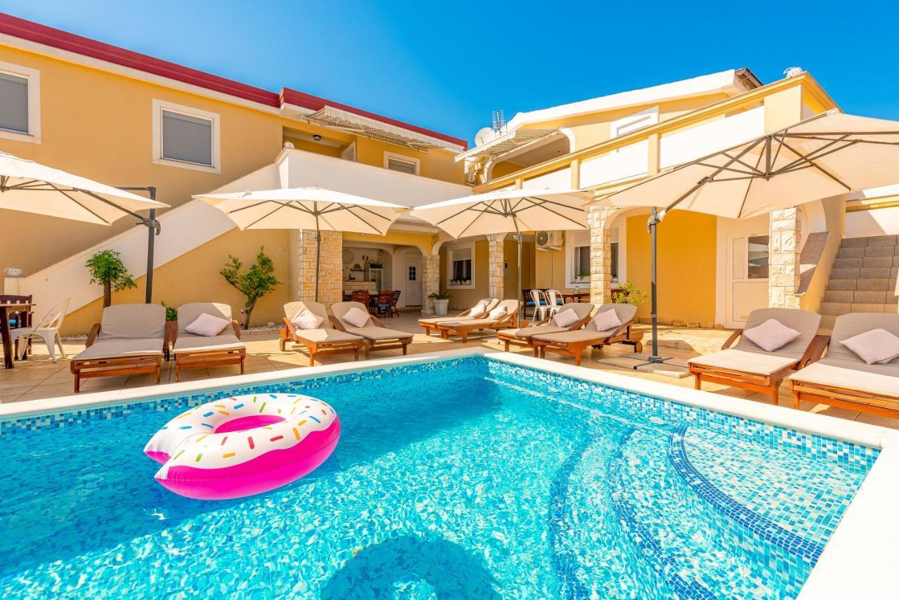 Villa Karmen - Poolhouse Vir Dış mekan fotoğraf