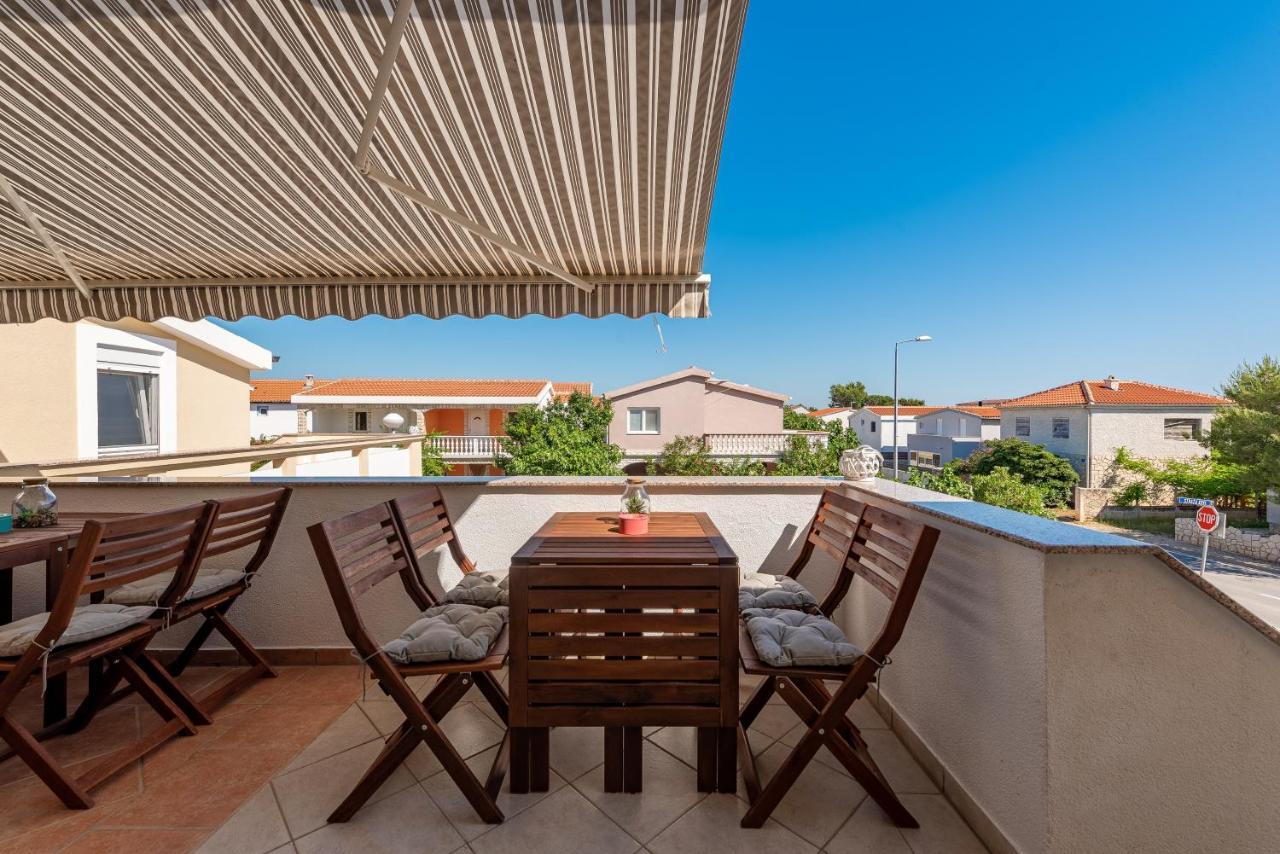 Villa Karmen - Poolhouse Vir Dış mekan fotoğraf