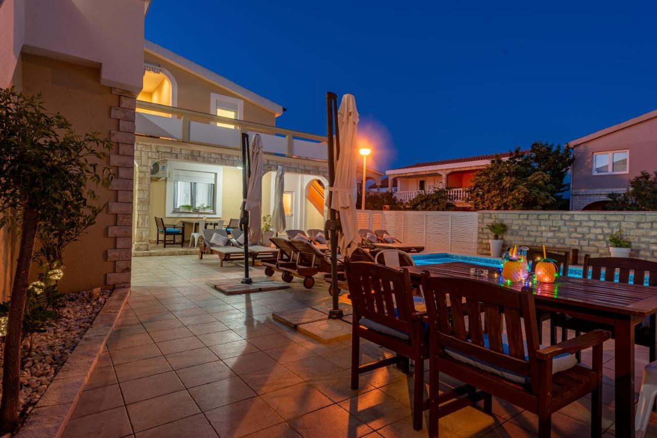 Villa Karmen - Poolhouse Vir Dış mekan fotoğraf