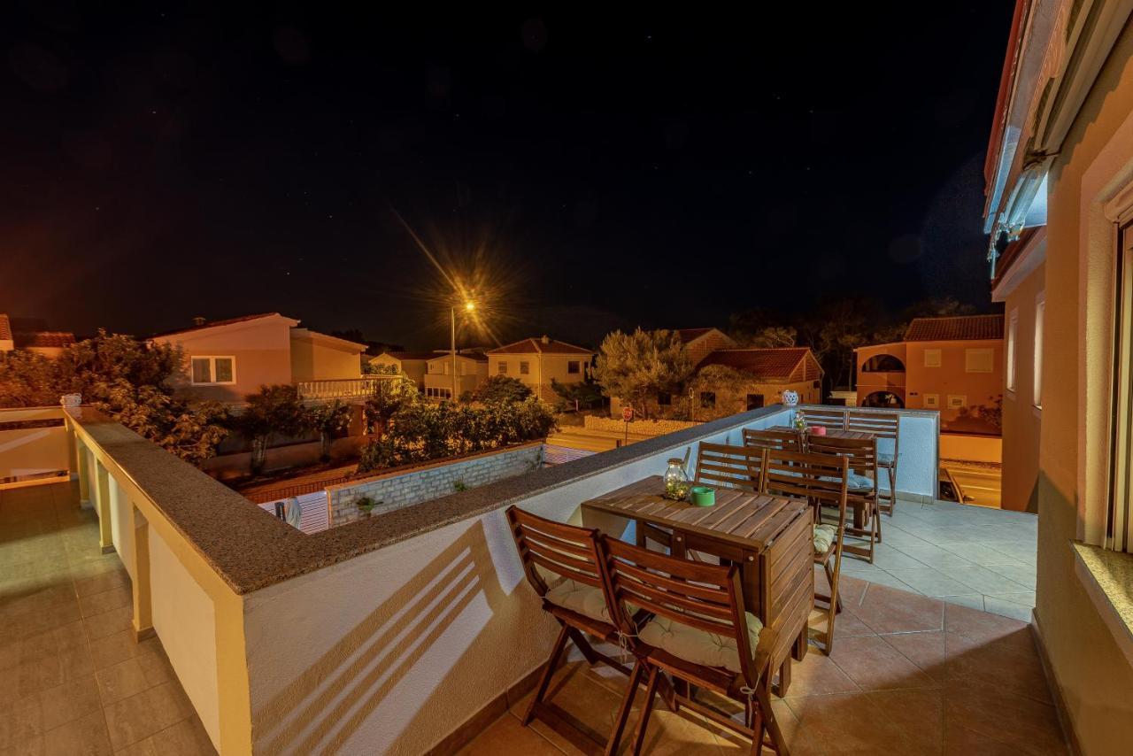 Villa Karmen - Poolhouse Vir Dış mekan fotoğraf