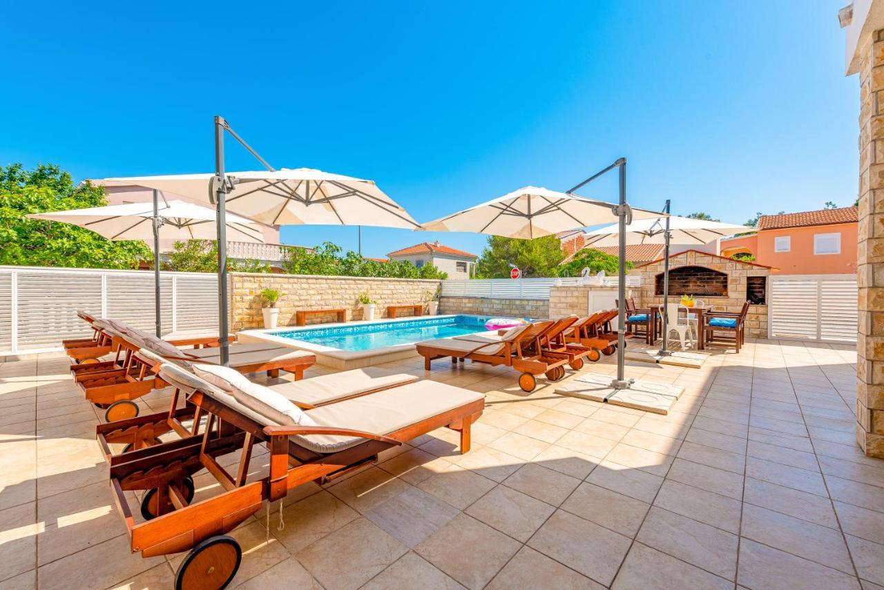 Villa Karmen - Poolhouse Vir Dış mekan fotoğraf