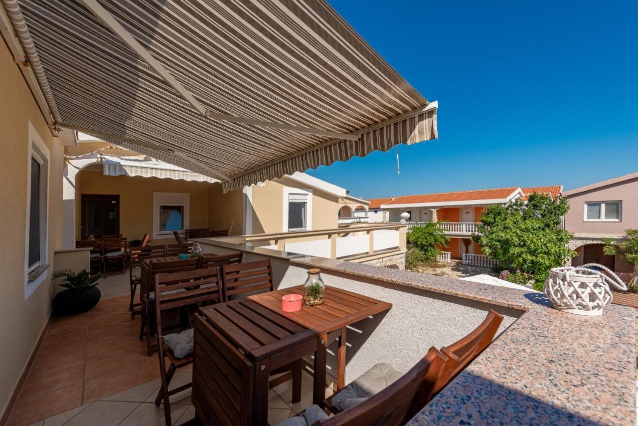 Villa Karmen - Poolhouse Vir Dış mekan fotoğraf