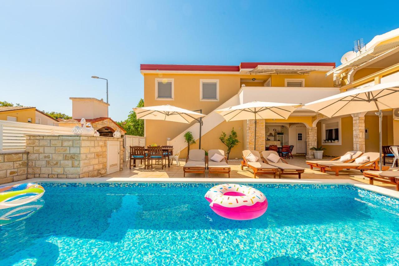 Villa Karmen - Poolhouse Vir Dış mekan fotoğraf