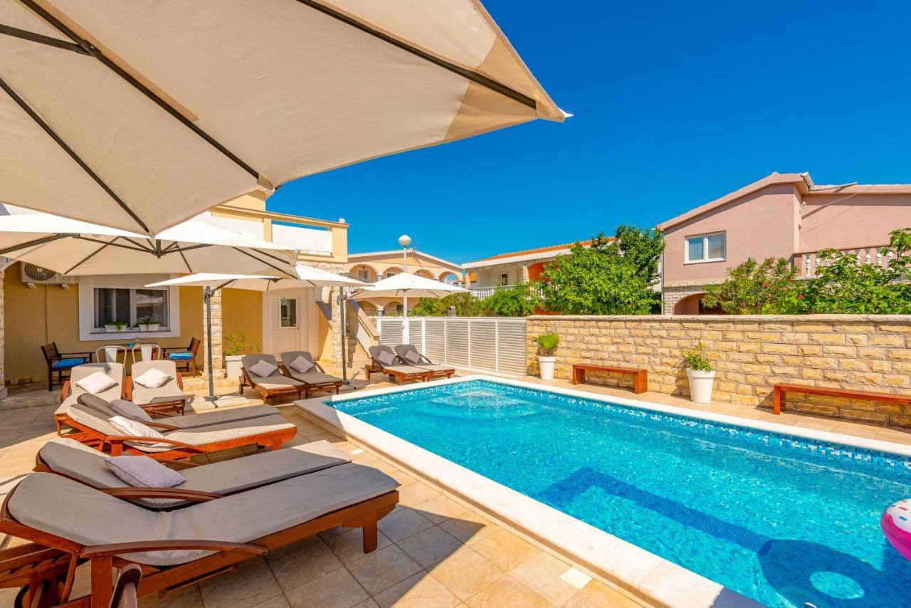 Villa Karmen - Poolhouse Vir Dış mekan fotoğraf