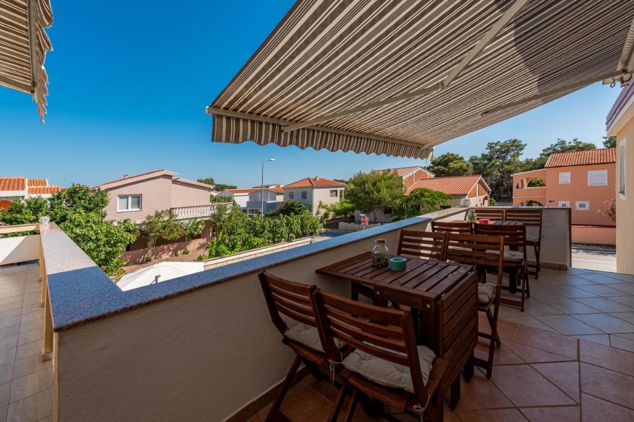 Villa Karmen - Poolhouse Vir Dış mekan fotoğraf