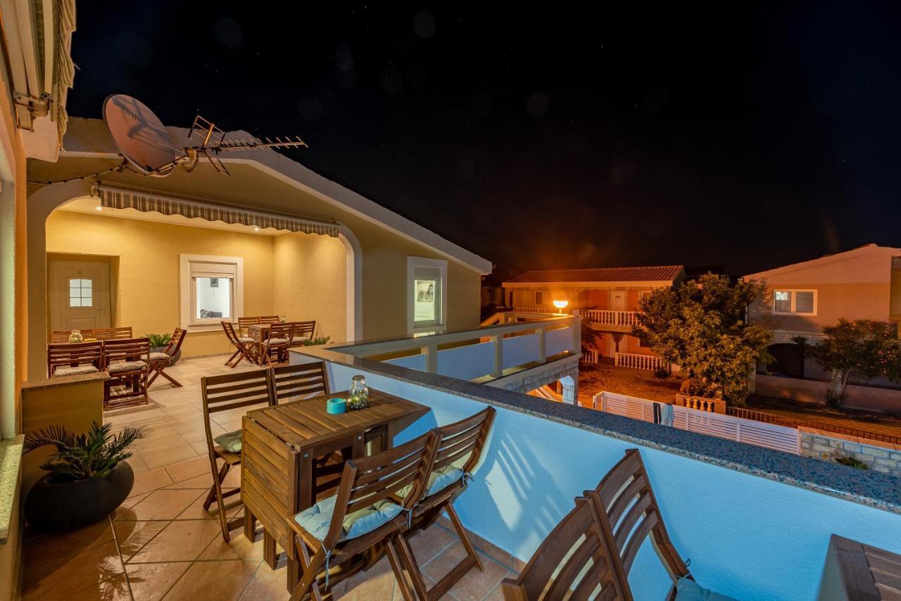 Villa Karmen - Poolhouse Vir Dış mekan fotoğraf