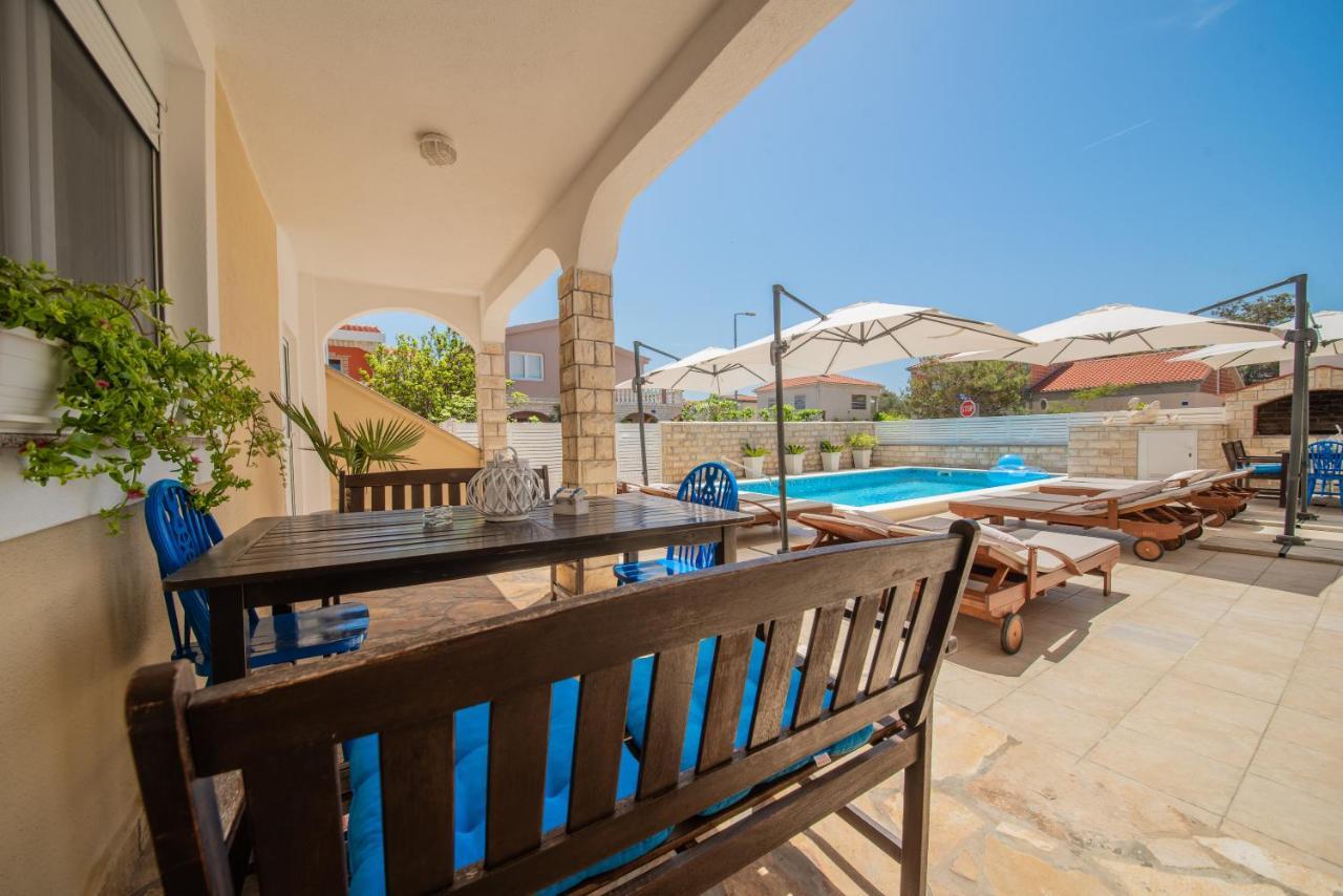 Villa Karmen - Poolhouse Vir Dış mekan fotoğraf